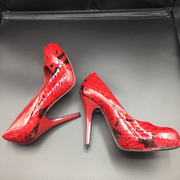 Gianni Bini Red/Black 5 Inch Heels Sz 7.5 - Picture 8 of 11